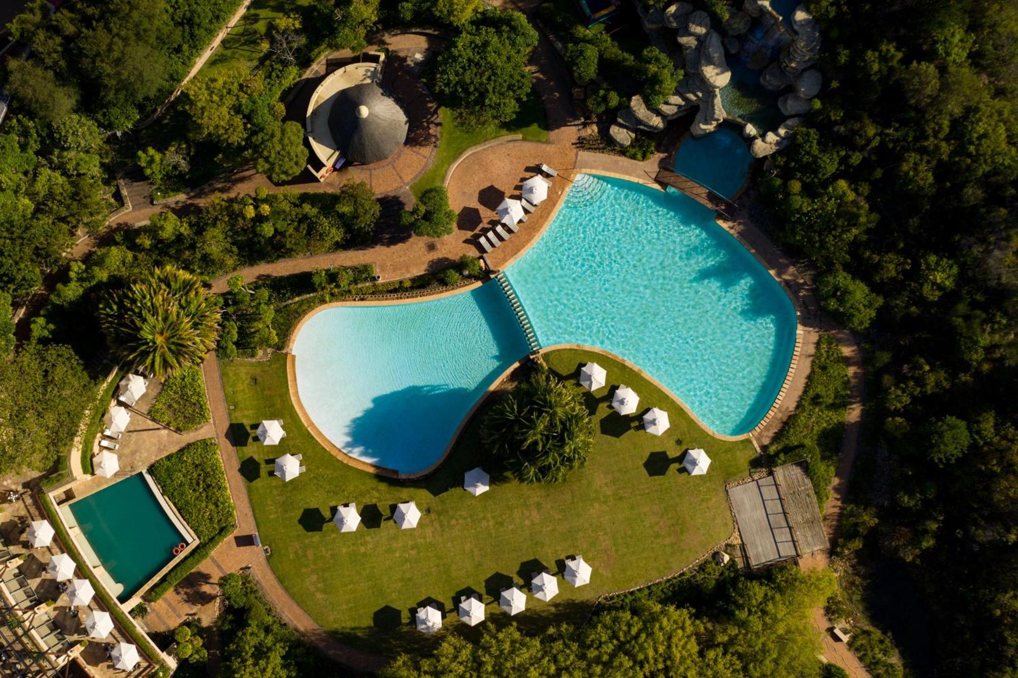 Arabella Hotel, Golf And Spa 赫曼努斯 外观 照片 Aerial view of the pool at the hotel